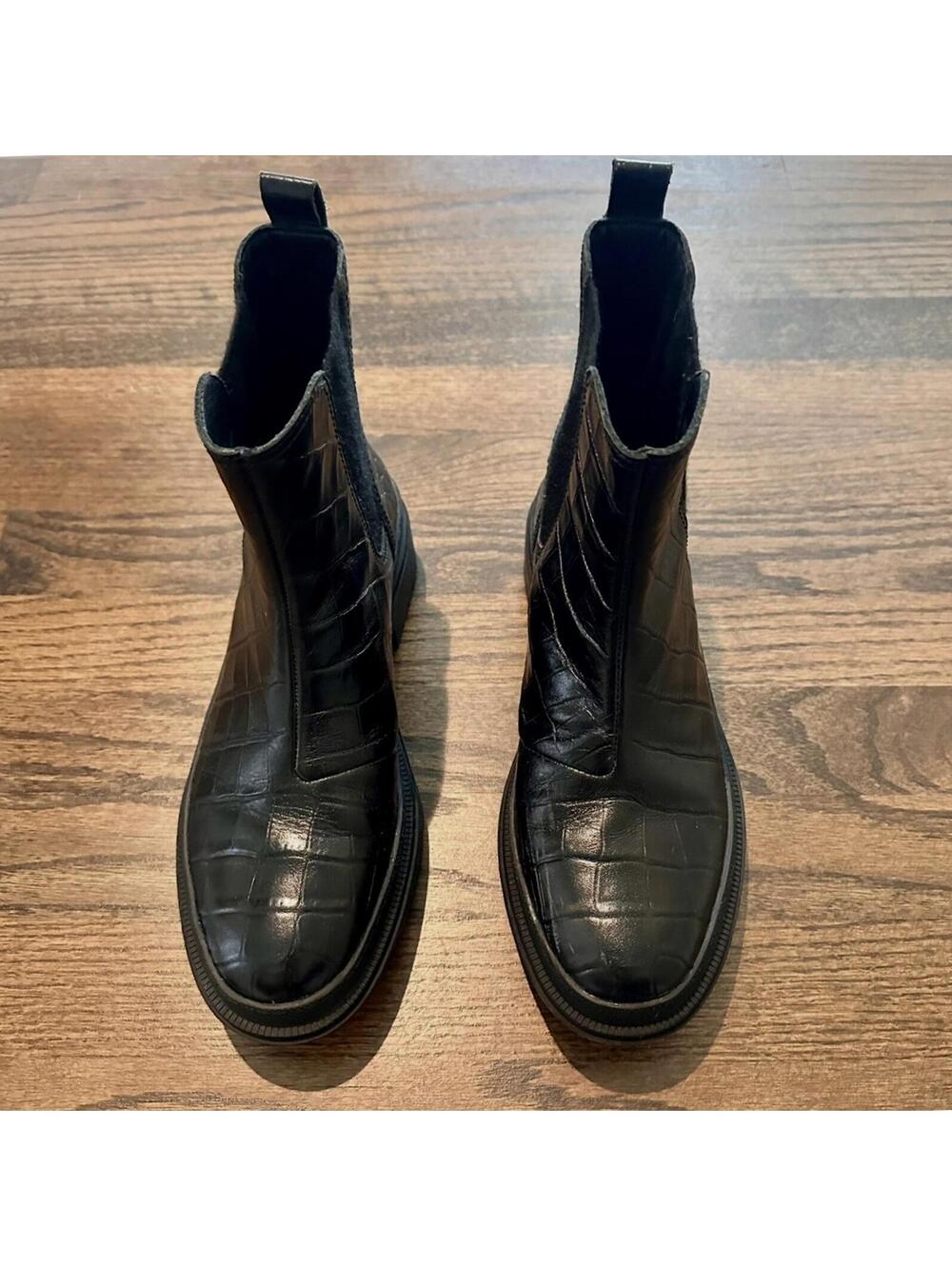 LUCKY BR Women's Black Croco Chelsea At Sides Emali Almond Boots Size 40 US 9 - Picture 2 of 7